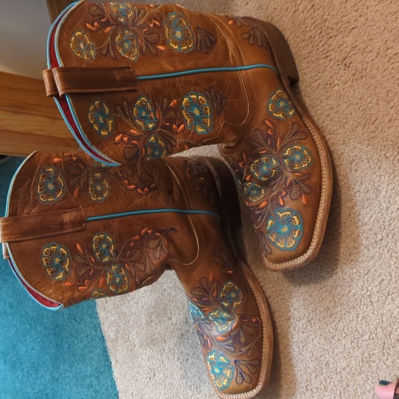 Macie Bean Boots - Picture 3 of 9